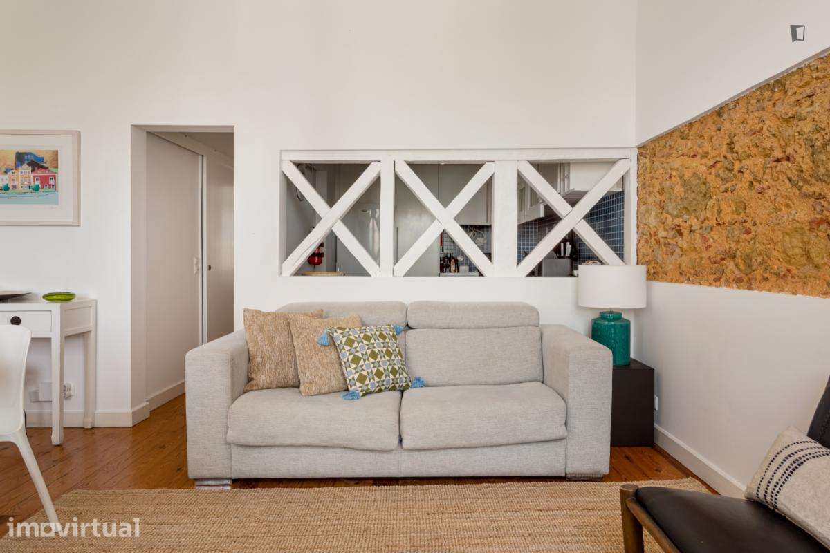 Apartamento com 1 quartos - localizado em Sé Lisbon - Grande imagem: 2/23
