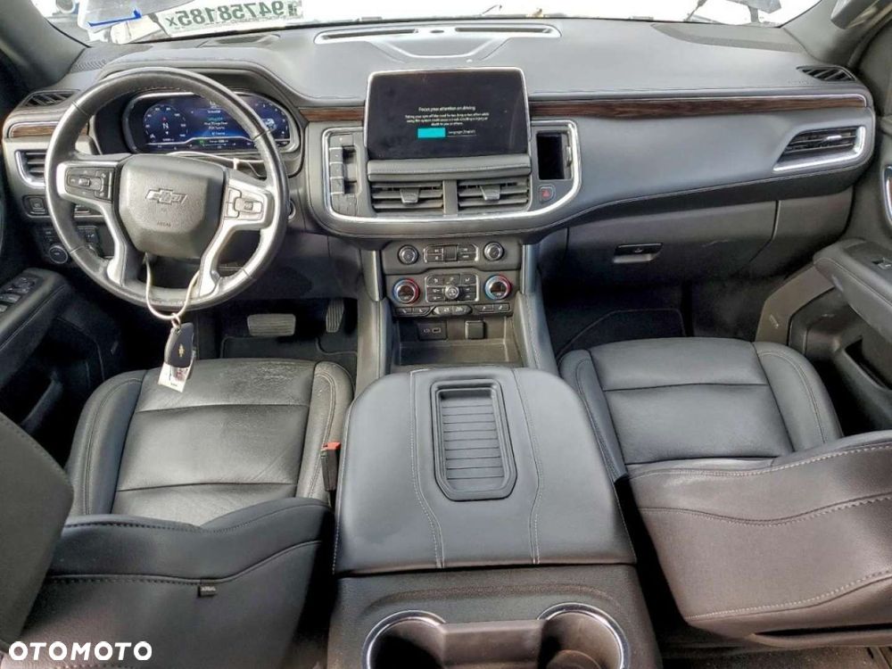 Chevrolet Suburban - 8