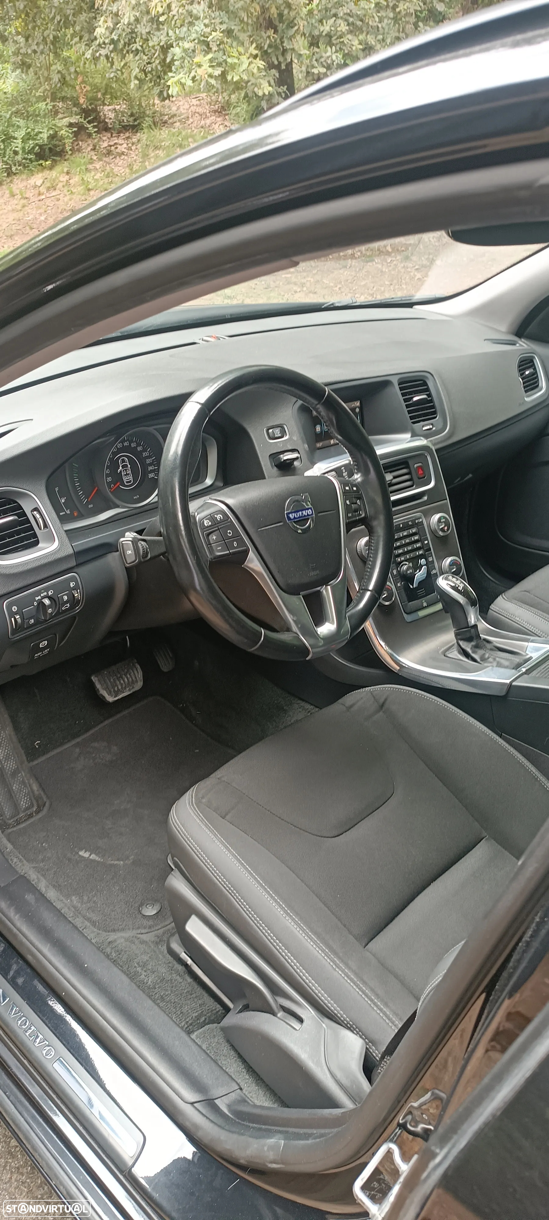 Volvo V60 1.6 D2 Drive Momentum Powershift Start/Stop - 6