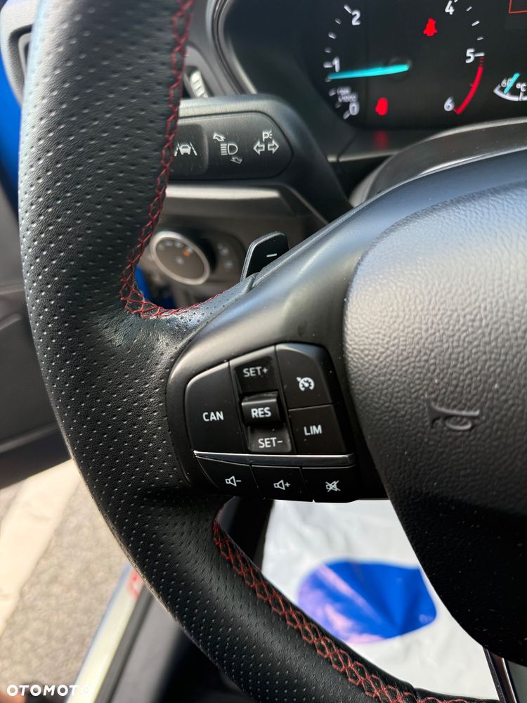 Ford Focus - 36