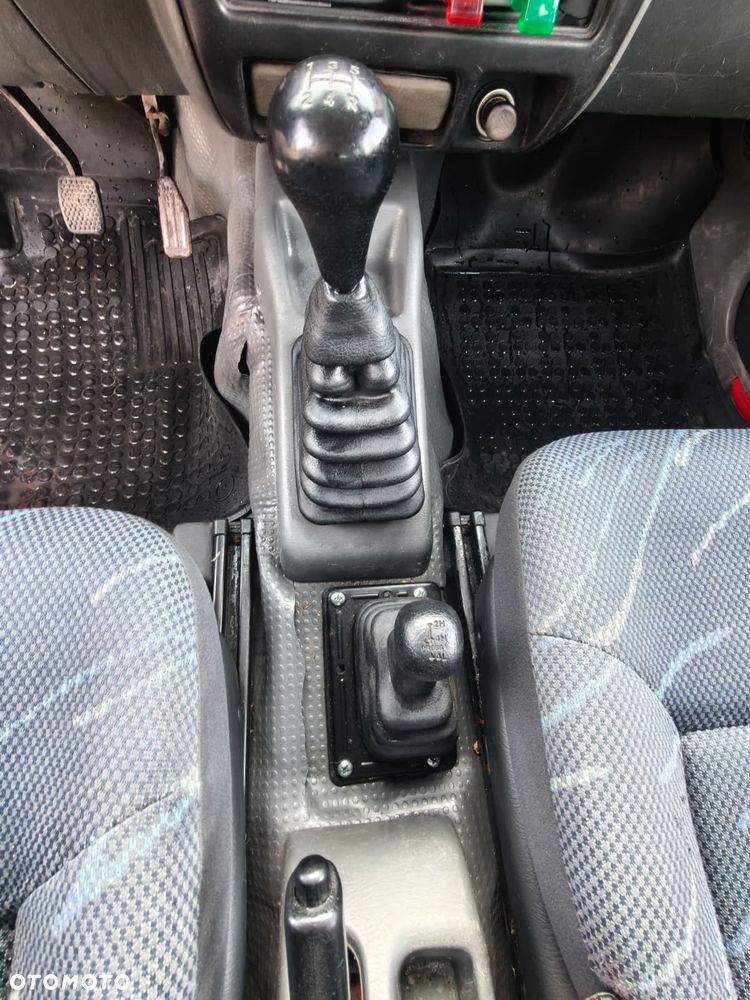 Suzuki Jimny 1.3 JLX - 13