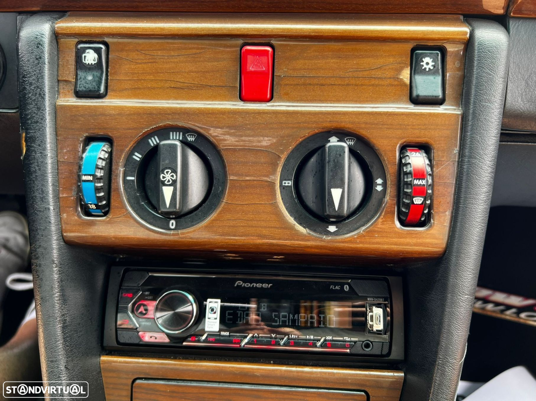 Mercedes-Benz 300 TD - 26