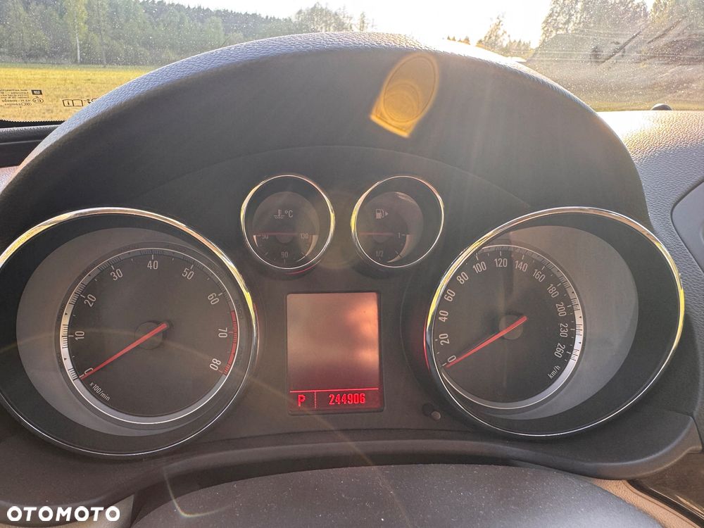Opel Insignia 2.0 T Cosmo 4x4 - 26