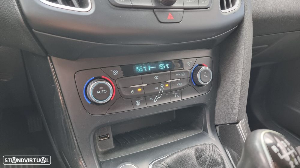 Ford Focus 1.0 EcoBoost Titanium - 10