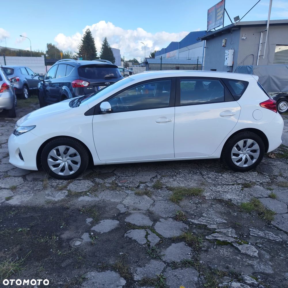 Toyota Auris - 4