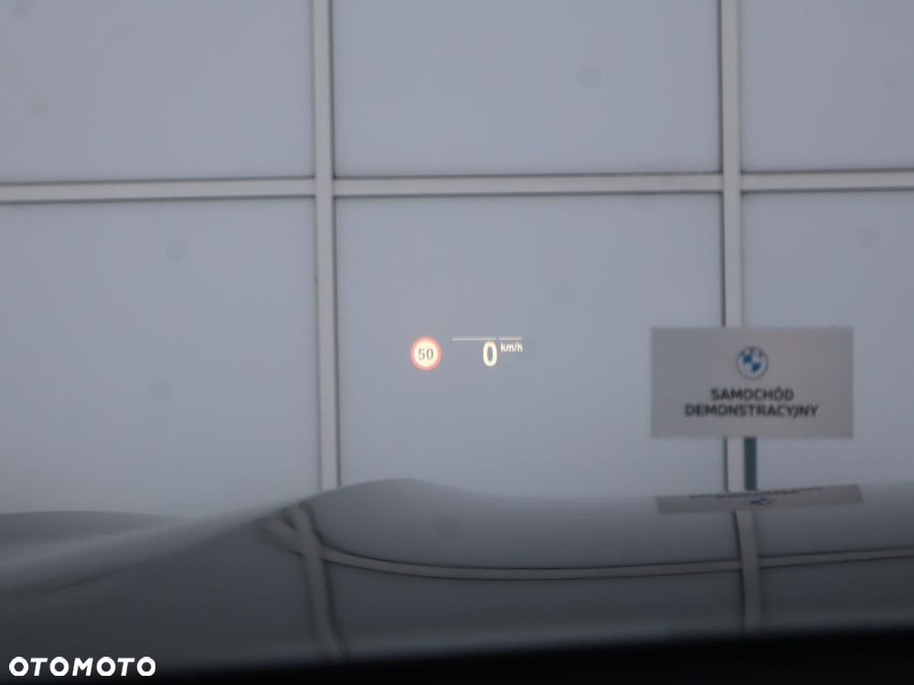 BMW Seria 8 - 21