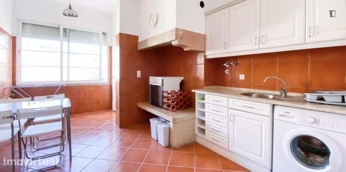Quarto - localizado em Marquês de Pombal Lisbon - Grande imagem: 5/9