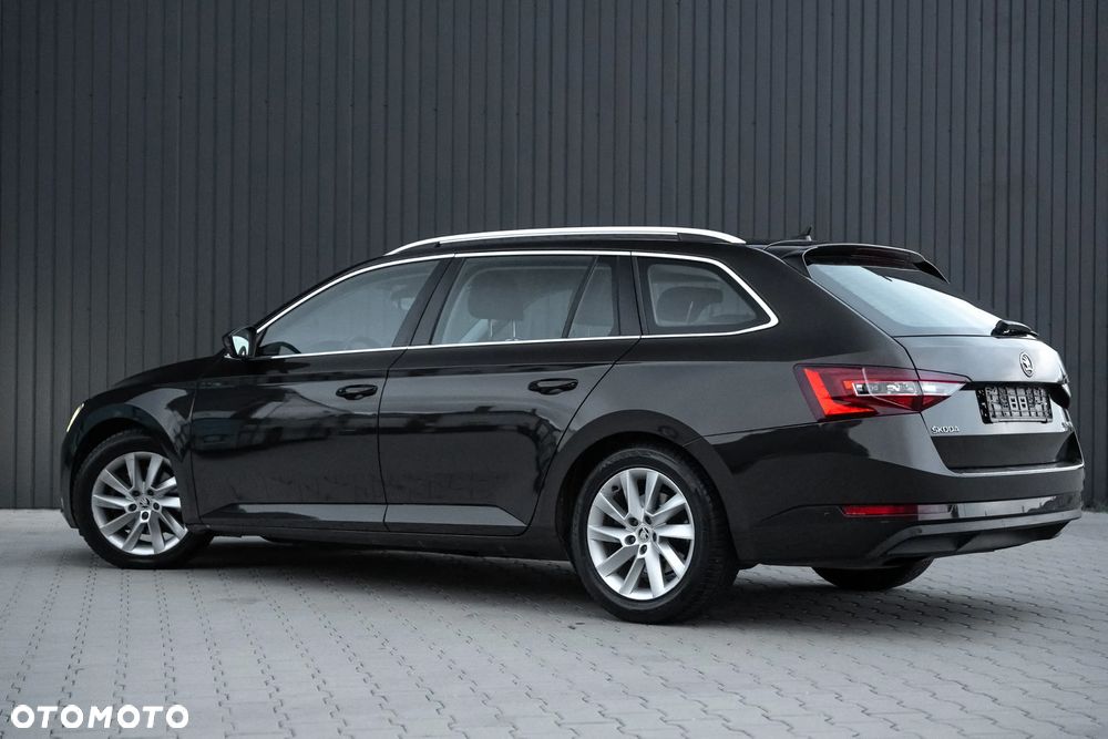 Skoda Superb 2.0 TDI L&K DSG - 9