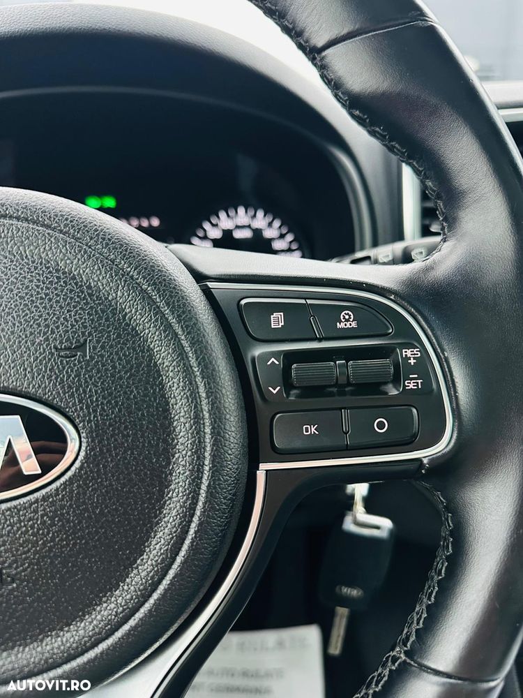 Kia Sportage 1.7 CRDI 2WD Dream-Team Edition - 31