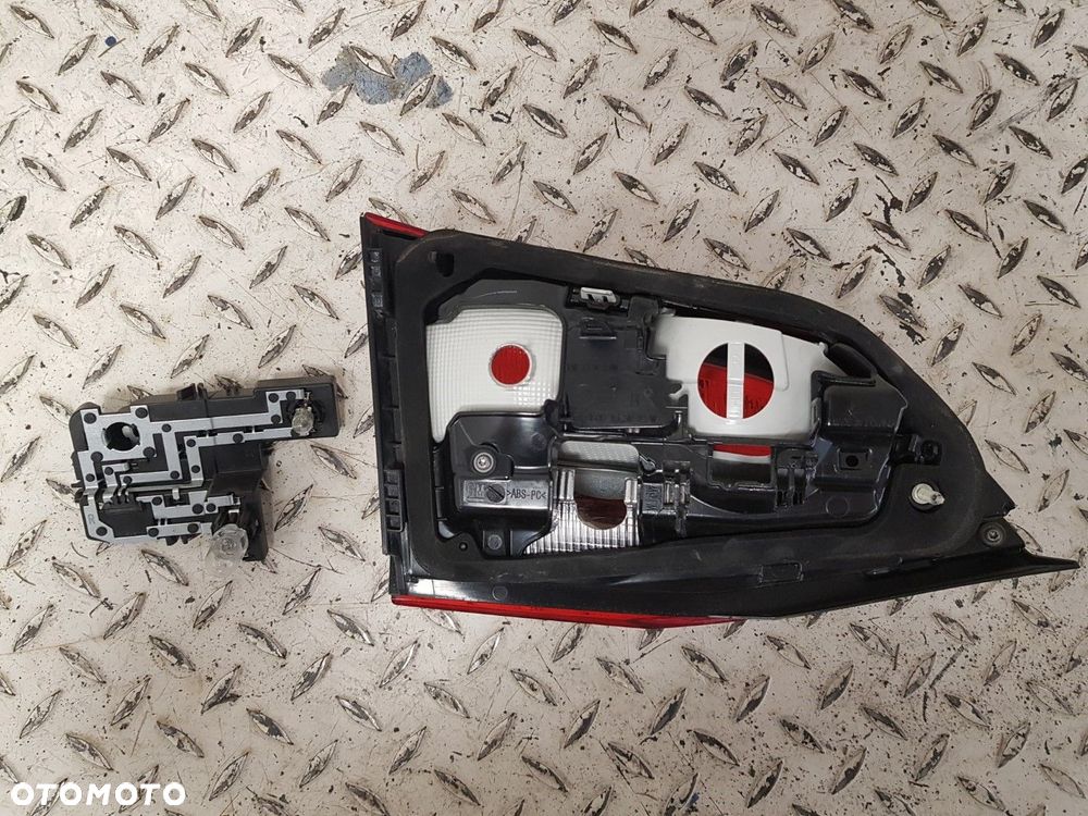 ORYGINALNA LAMPA TYLNA PRAWA W KLAPE PRAWY TYŁ OPEL ASTRA K 5 V KOMBI 15-19 39077379 - 12