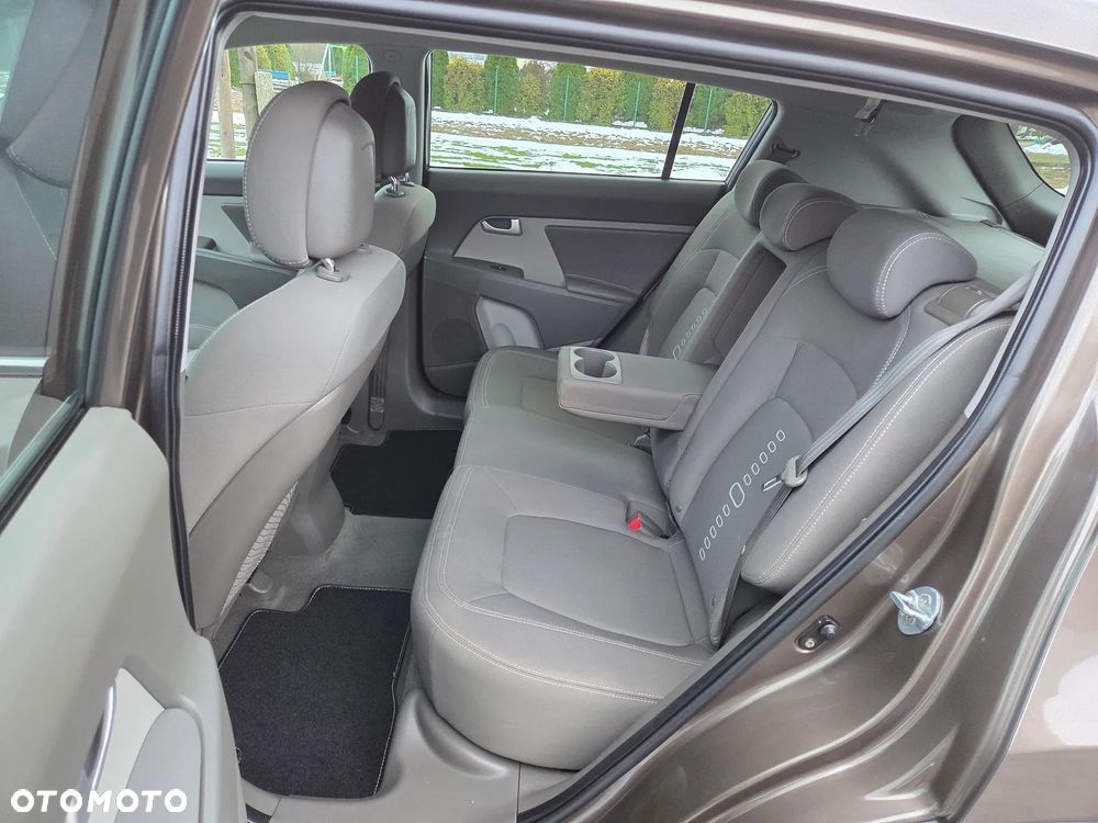 Kia Sportage 1.7 CRDI 2WD ISG Spirit - 19