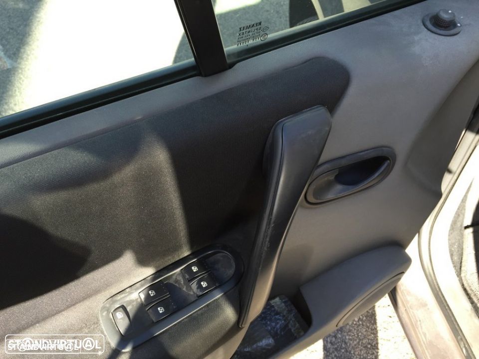 Renault Scénic 1.5 dci de 2004 para peças - 2