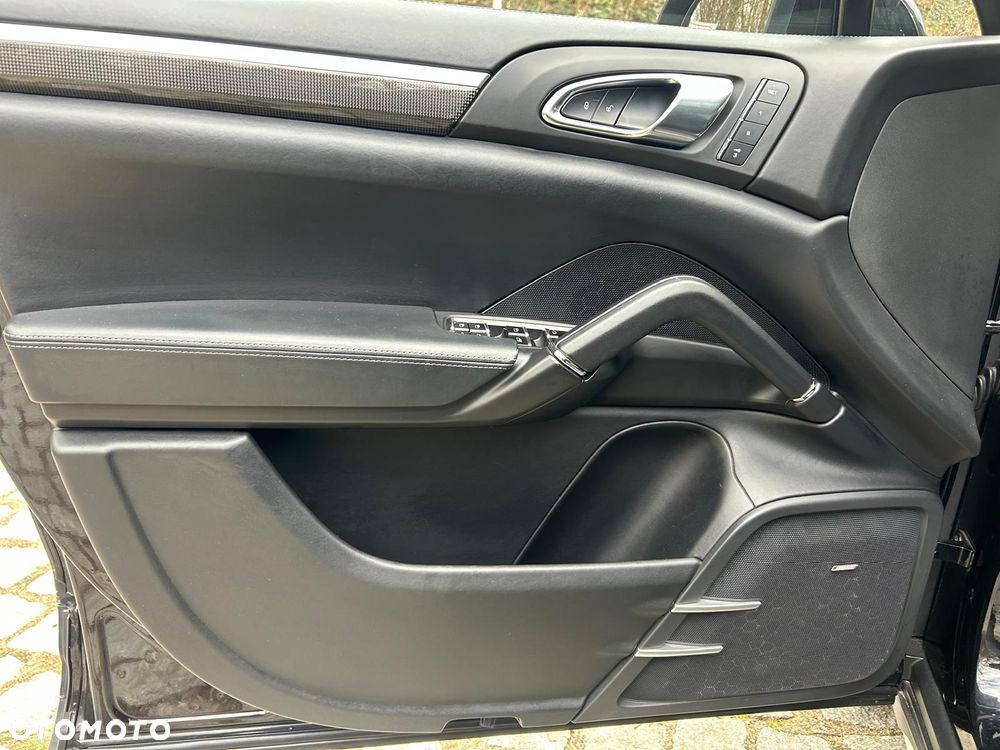 Porsche Cayenne - 18