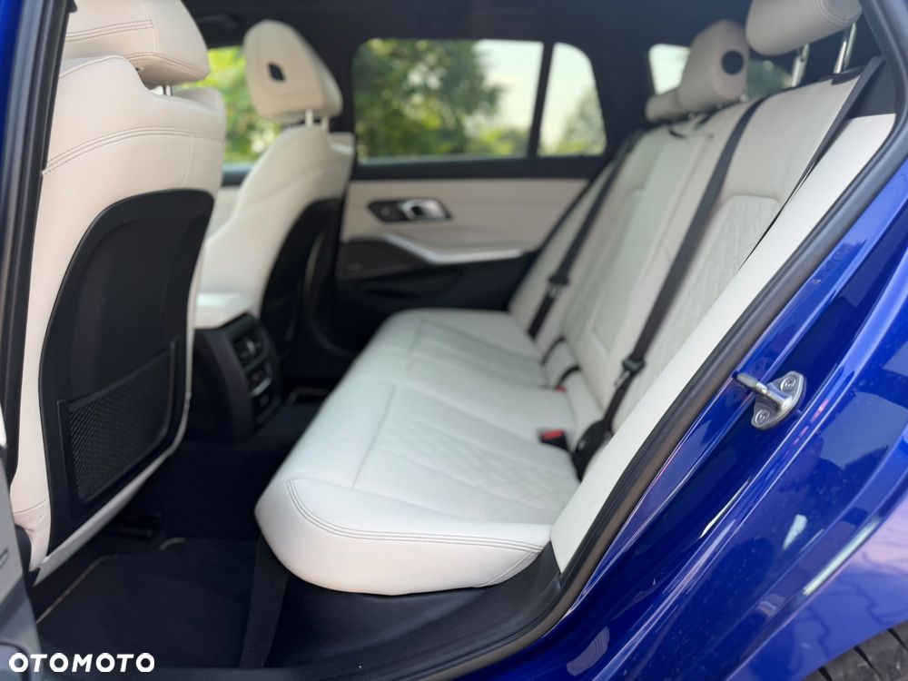 BMW Seria 3 M340d xDrive - 31