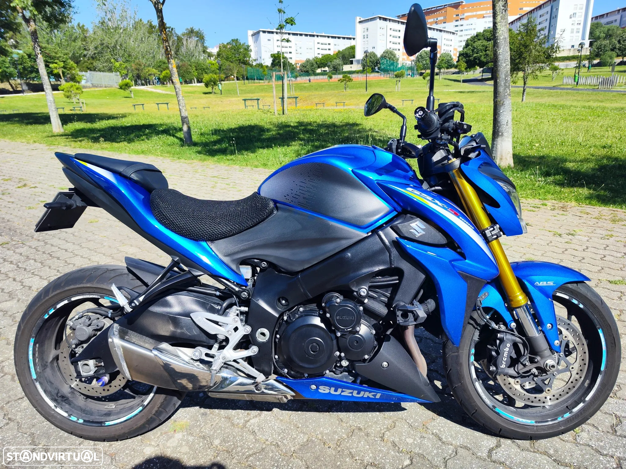Suzuki GSX S 1000 - 12