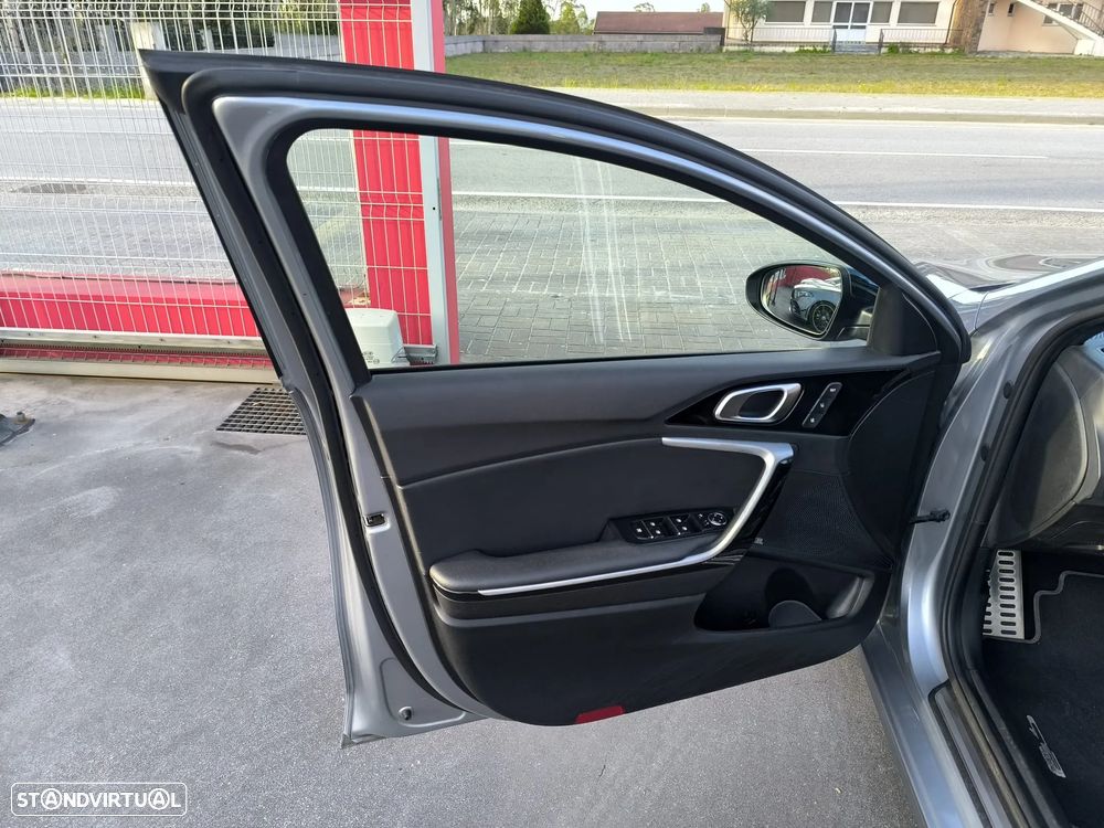 Kia Ceed 1.6 CRDi GT Line 7DCT - 22