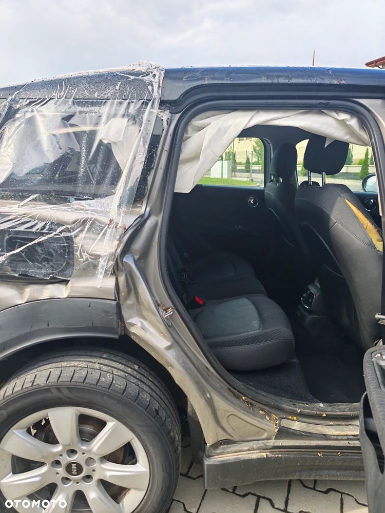 MINI Countryman Cooper Essential Trim - 18