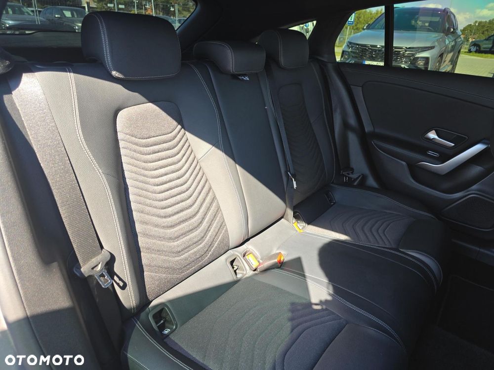 Mercedes-Benz CLA 200 d Progressive 8G-DCT - 11