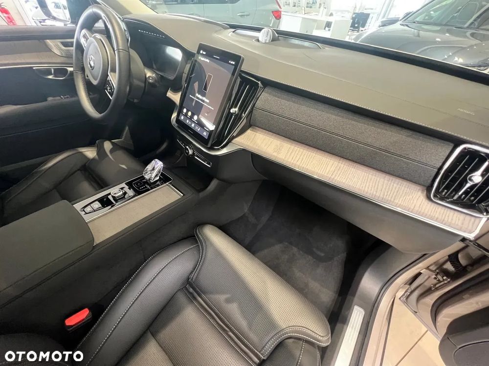 Volvo XC 90 T8 AWD Plug-In Hybrid Ultra Dark 7os - 28