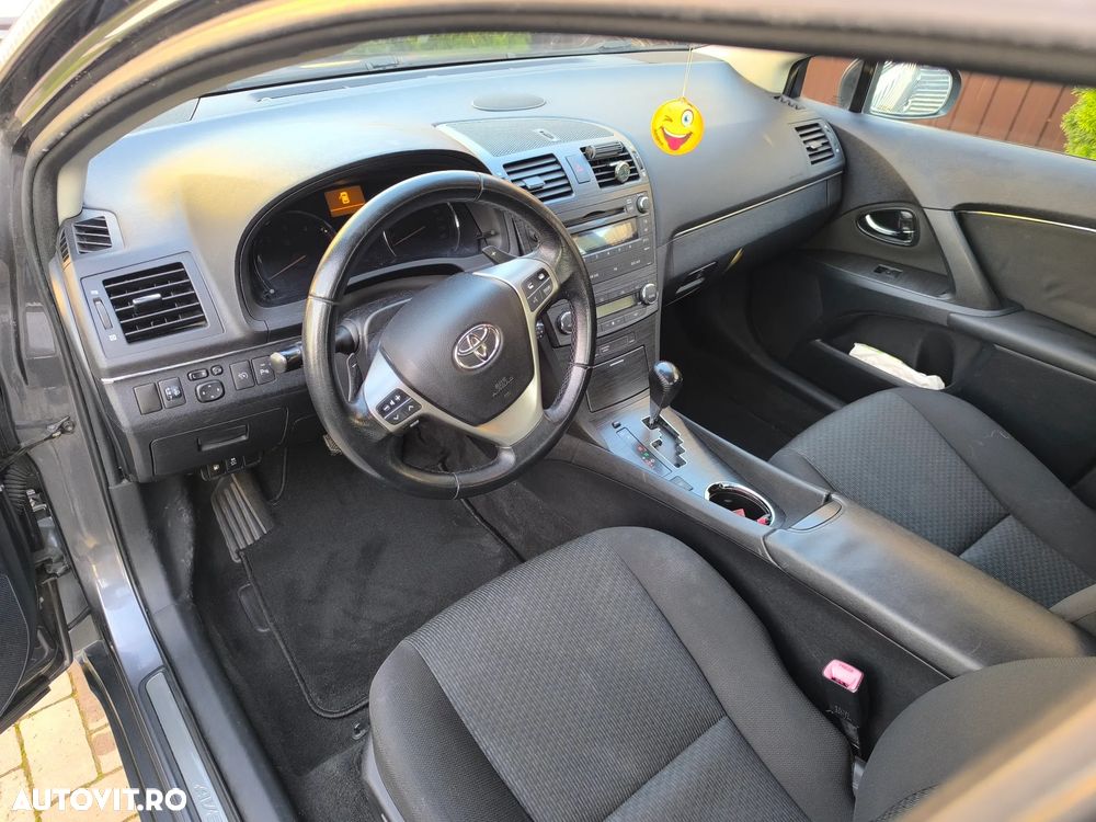 Toyota Avensis 2.2 D-CAT Luxury Aut - 6