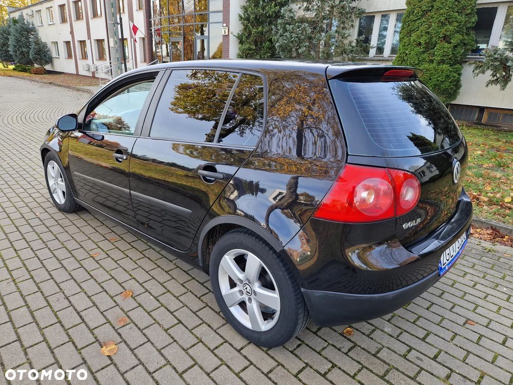 Volkswagen Golf - 5