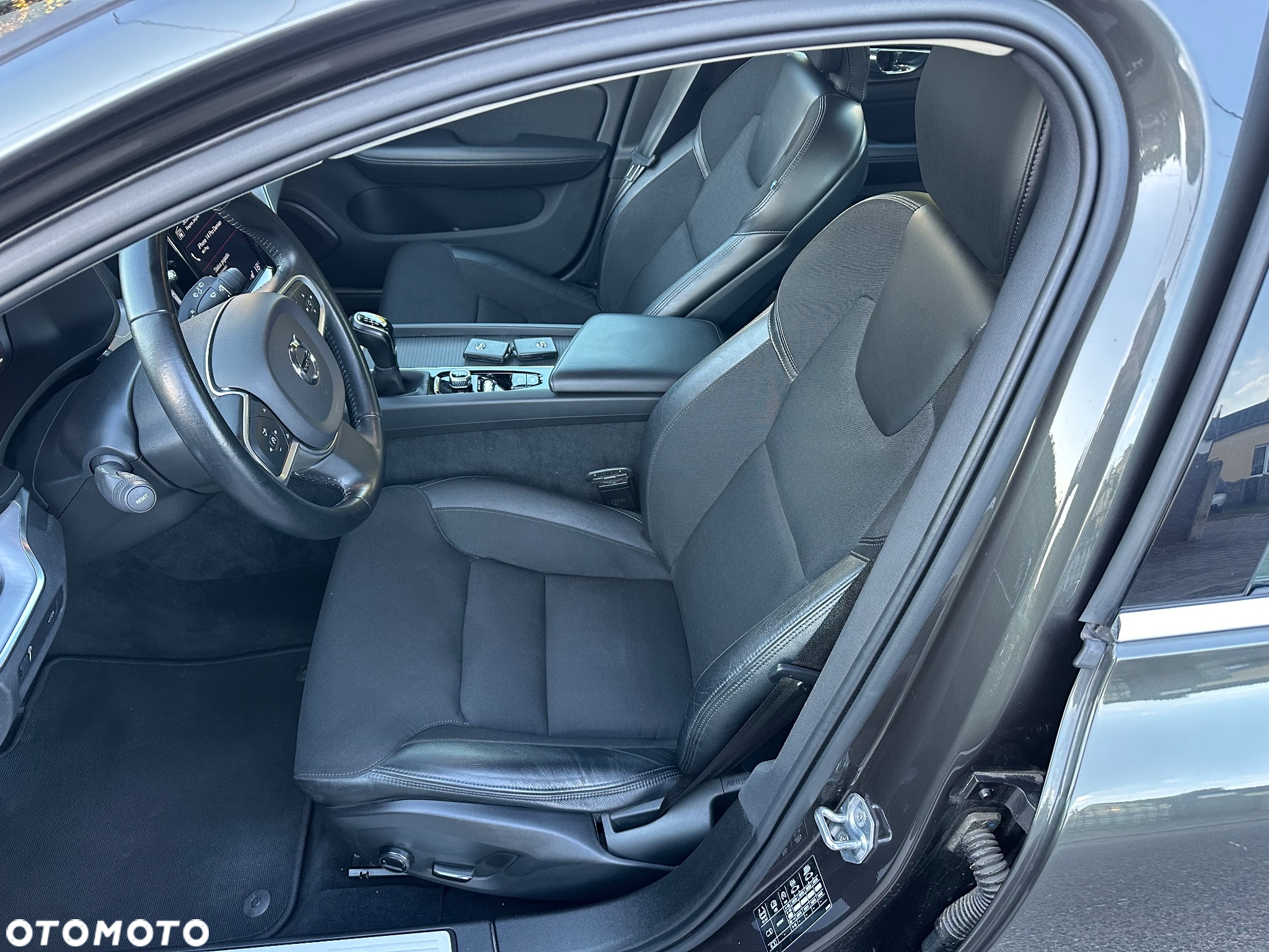 Volvo V60 D3 Drive-E Momentum - 16