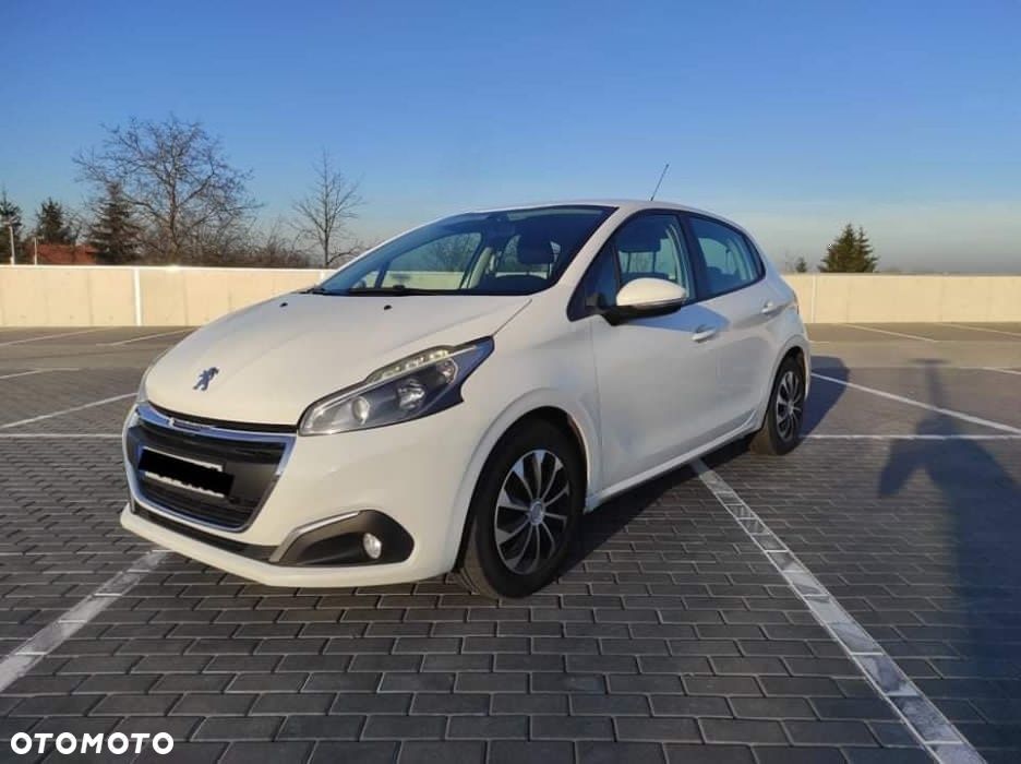 Peugeot 208 - 1