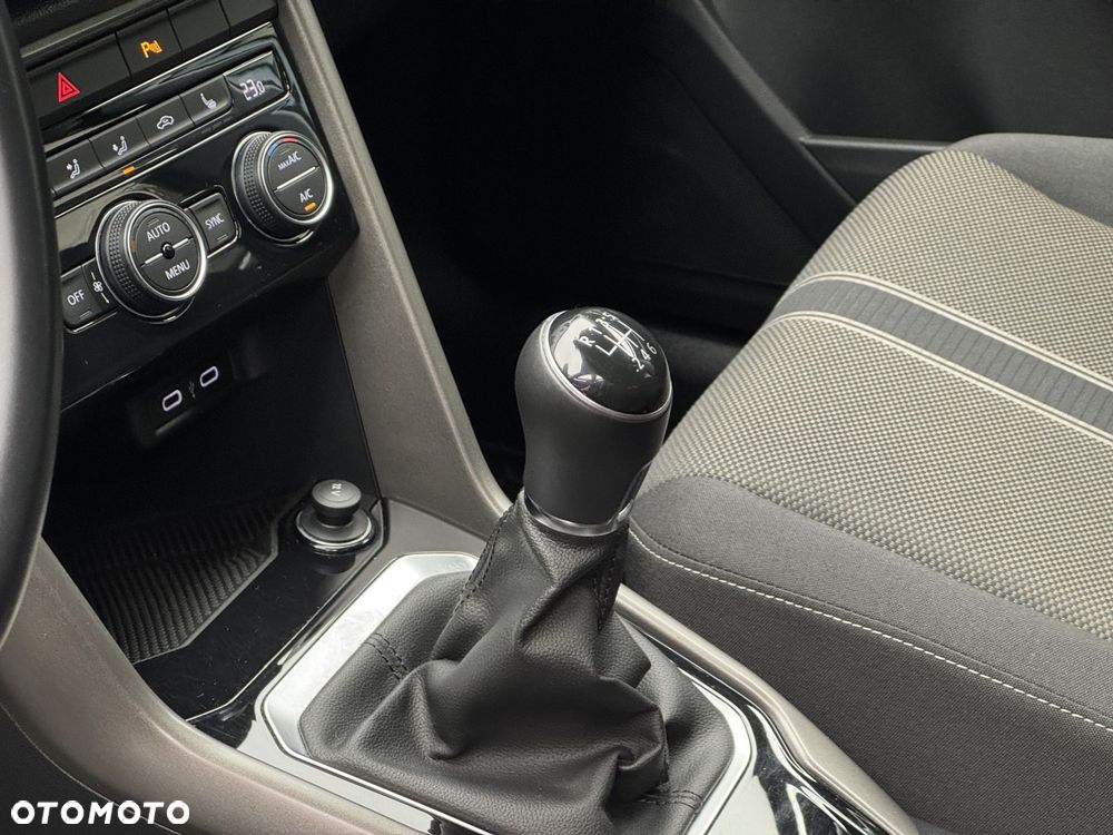 Volkswagen T-Roc 1.0 TSI Advance - 11