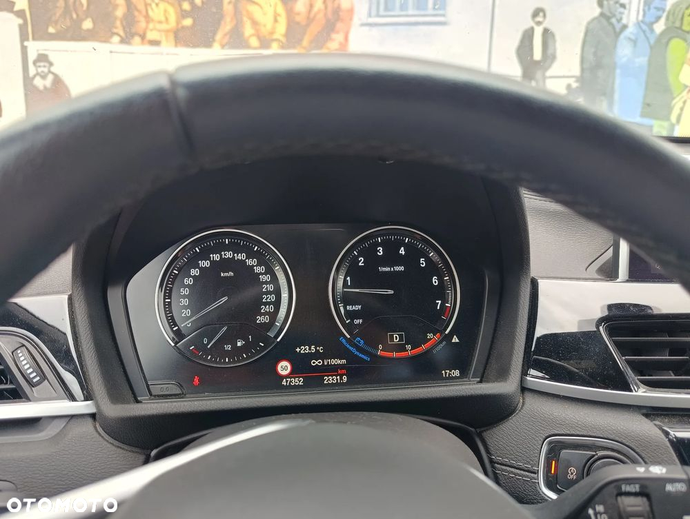 BMW X1 xDrive25i Sport Line - 24