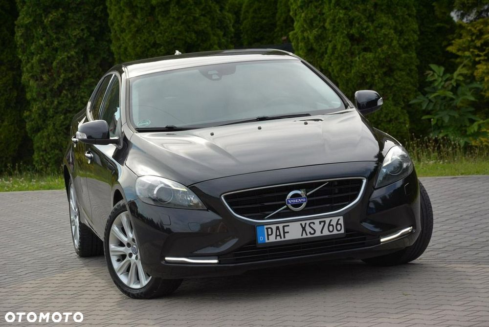 Volvo V40 T4 R-Design Momentum - 8