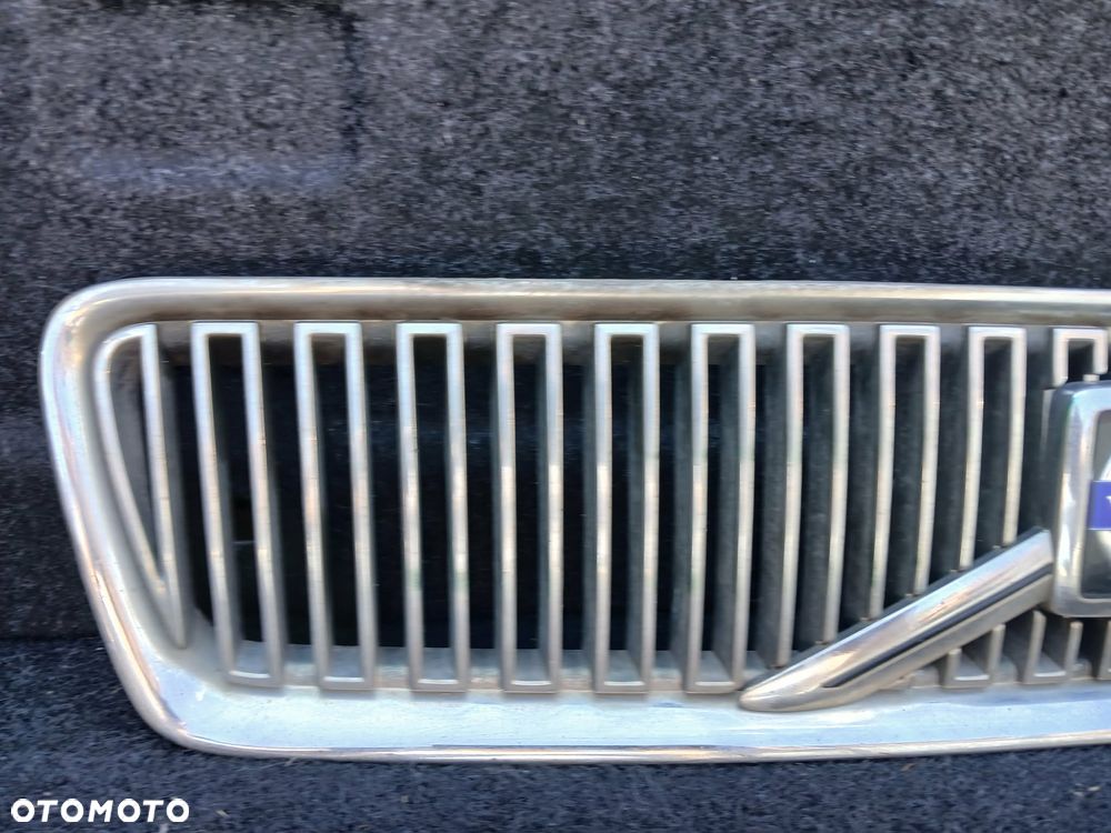 Volvo V40 Grill - 2