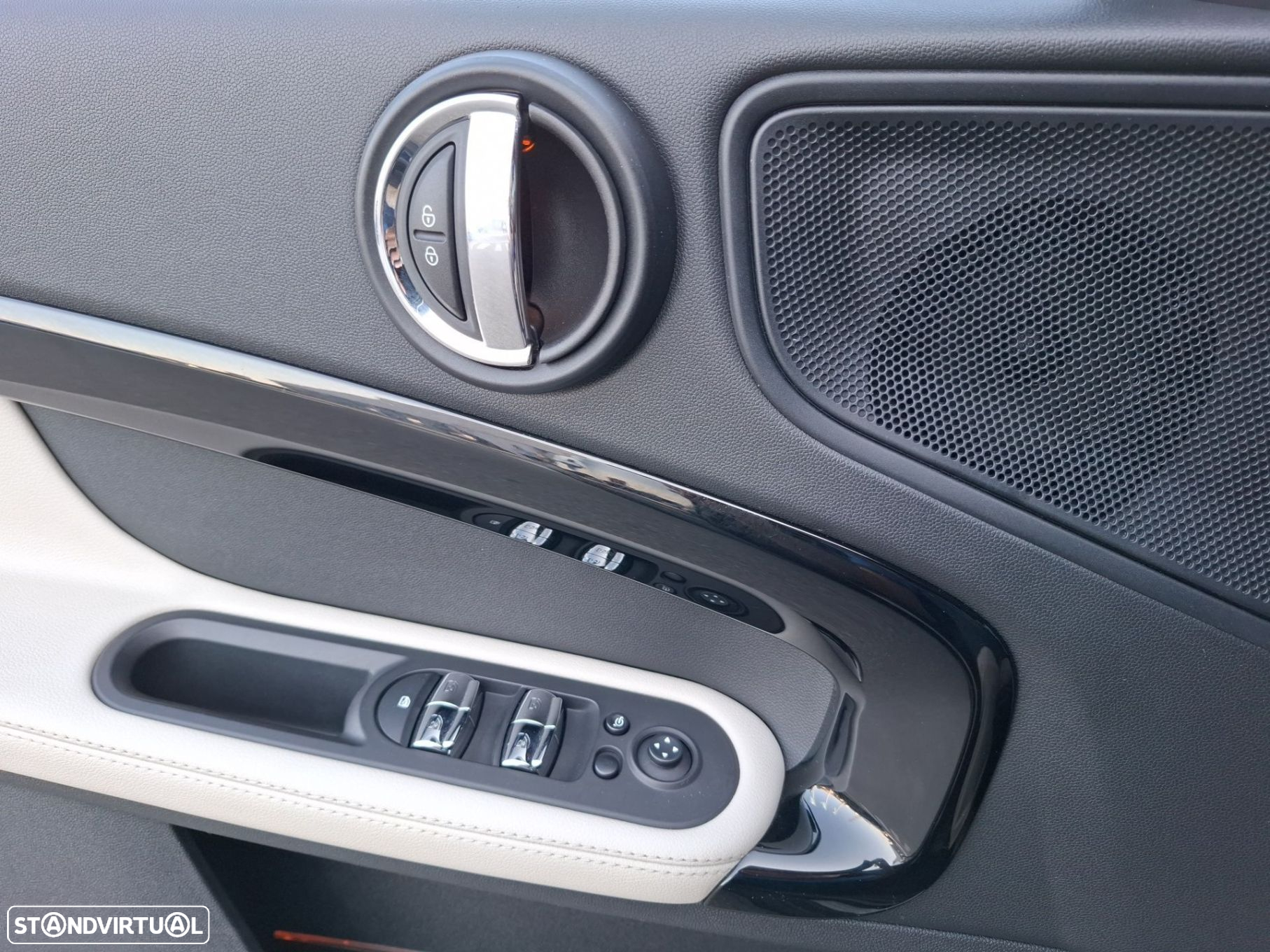MINI Countryman Cooper SE ALL4 Auto - 23