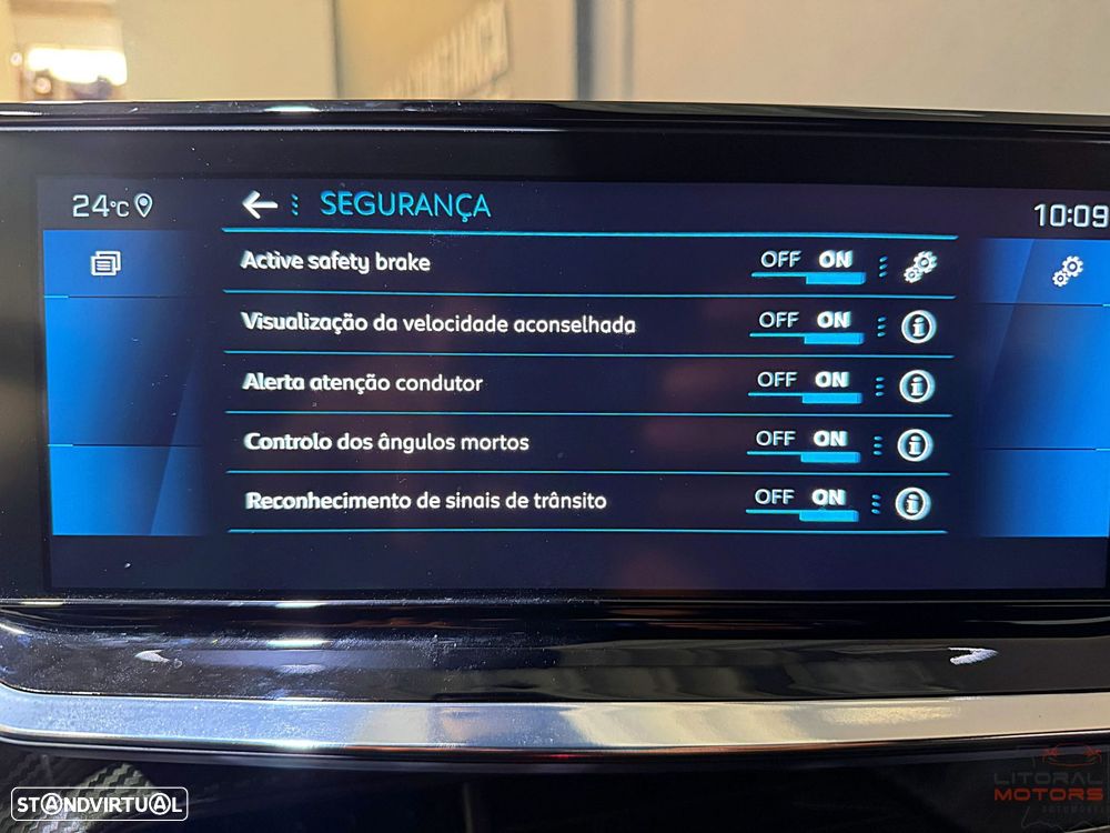 Peugeot 2008 PureTech 155 EAT8 GT Pack - 32