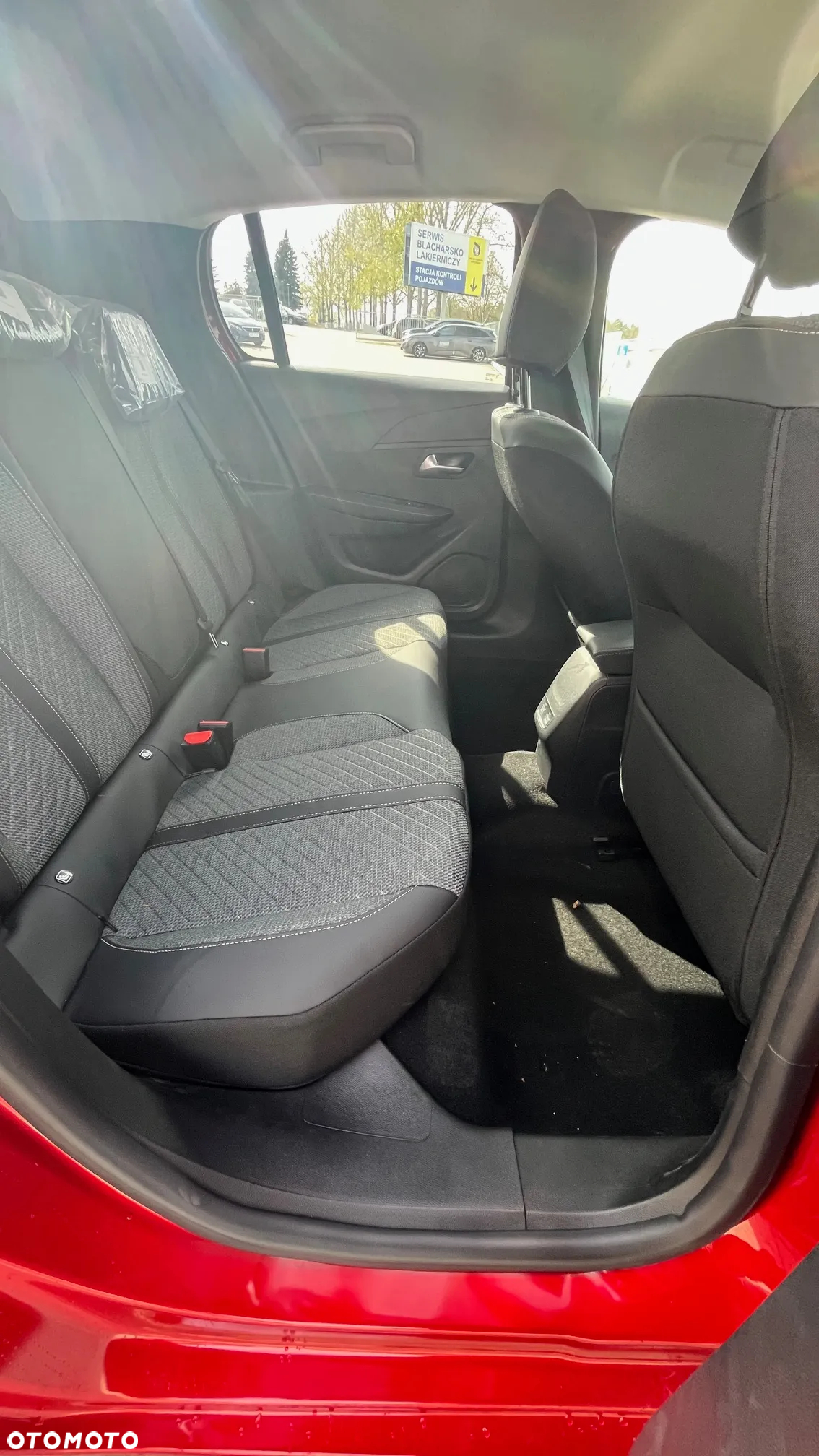 Peugeot 208 1.2 mHEV Allure - 13