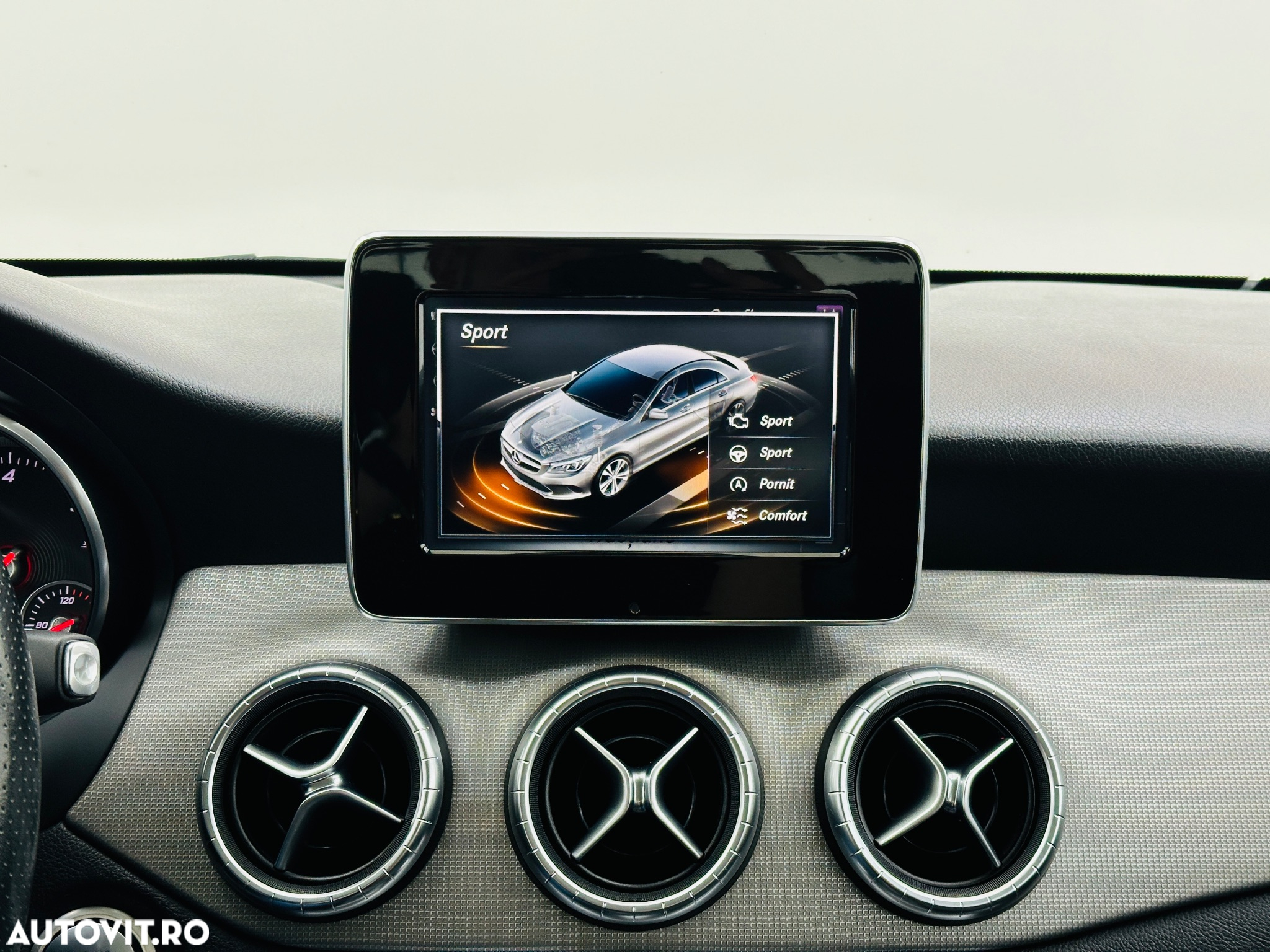 Mercedes-Benz CLA - 32