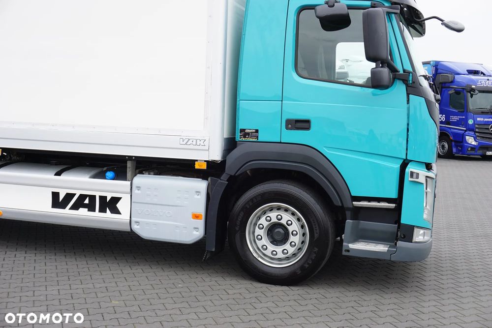 Volvo FM / 330 / E 6 / CHŁODNIA + WINDA / 23 PALETY / OŚ SKRĘTNA / DŁ 9,2 M - 35