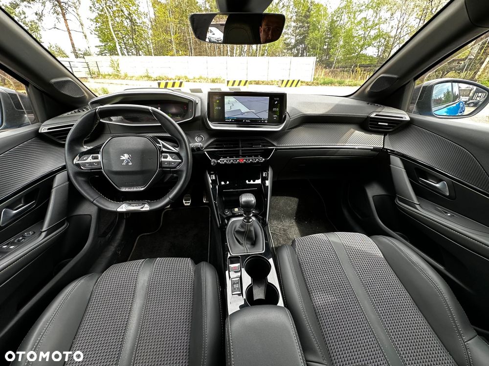 Peugeot 208 PureTech 100 GT - 12