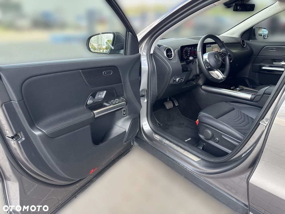 Mercedes-Benz GLA - 10