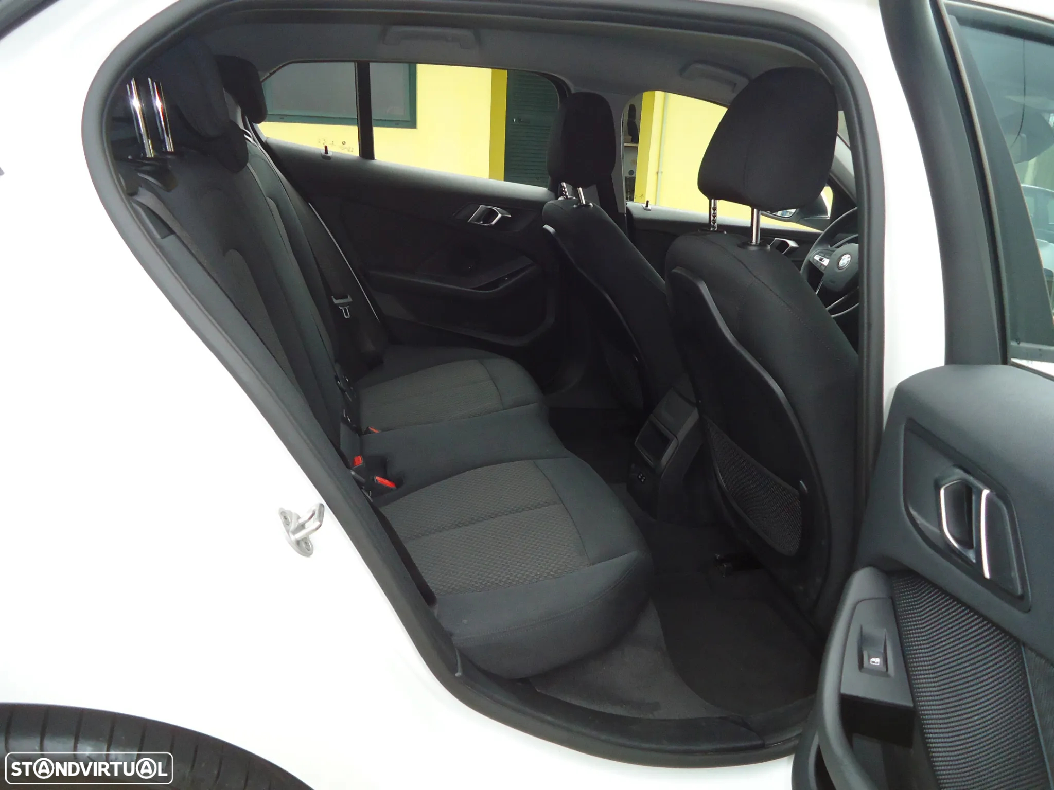 BMW 116 d Corporate Edition Auto - 9