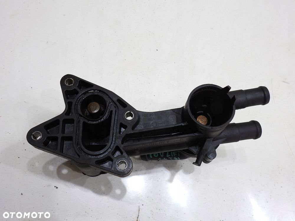 OBUDOWA TERMOSTATU VW TOURAN 1.4 TSI - 7