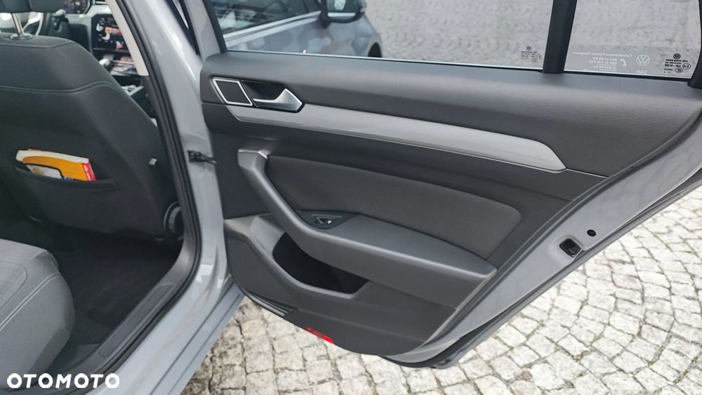 Volkswagen Passat 2.0 TSI Business DSG - 33