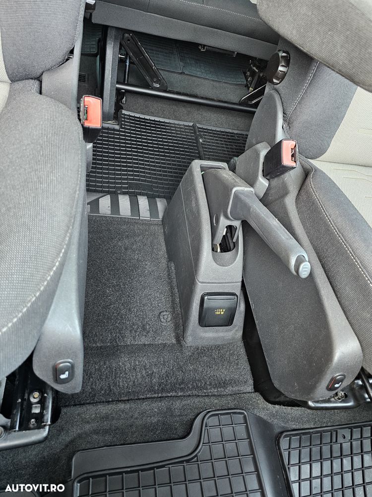 Ford Tourneo Custom - 25
