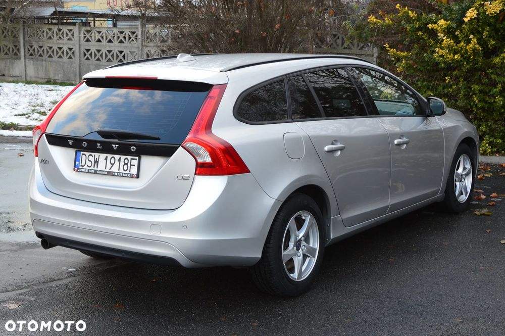 Volvo V60 D4 Geartronic Momentum - 17