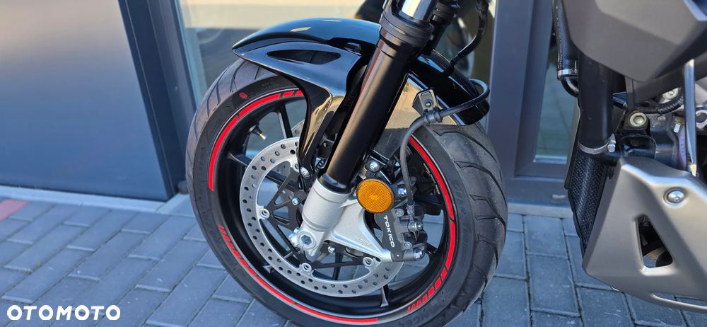 Honda VFR - 40