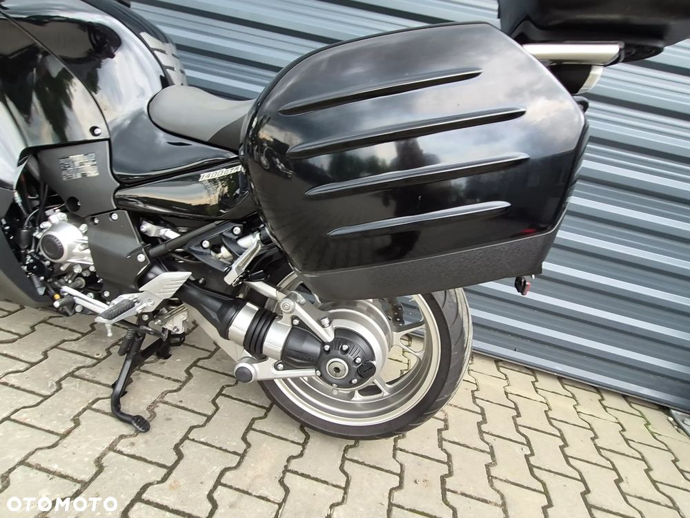 Kawasaki GTR - 16