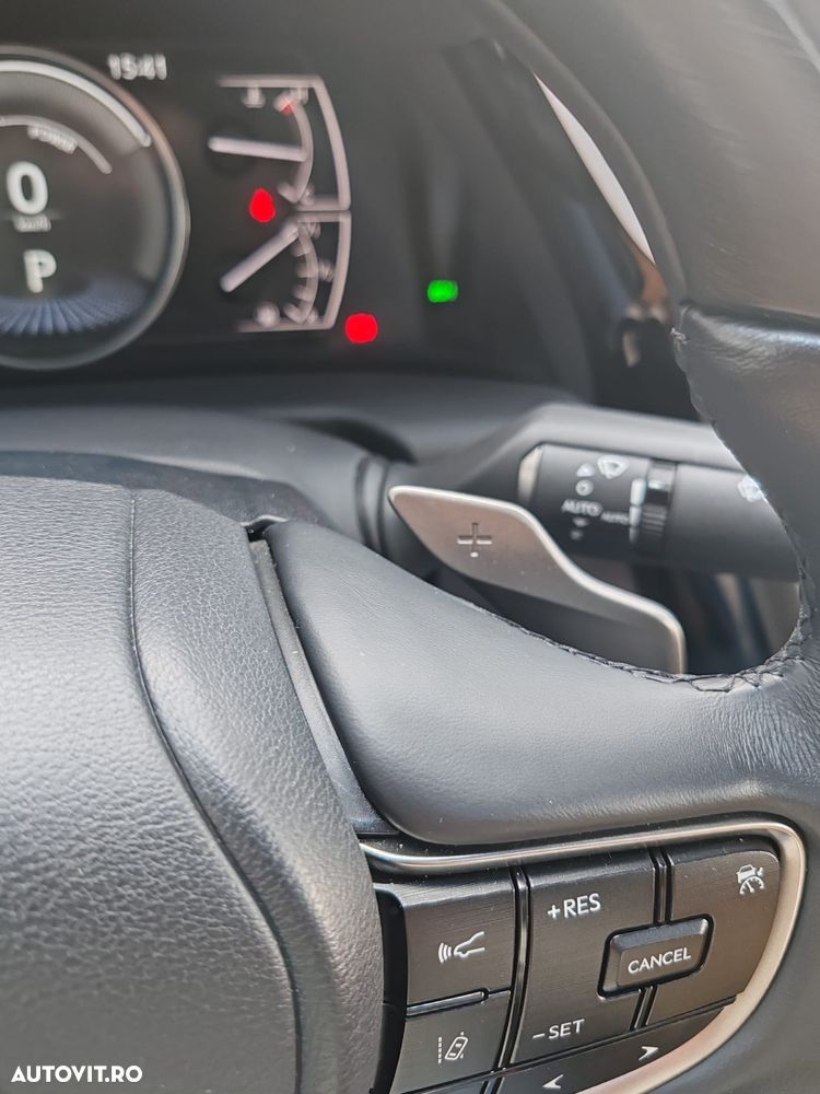 Lexus Seria ES 300h Executive - 24