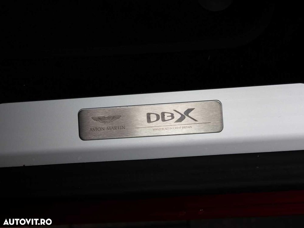 Aston Martin DBX - 27
