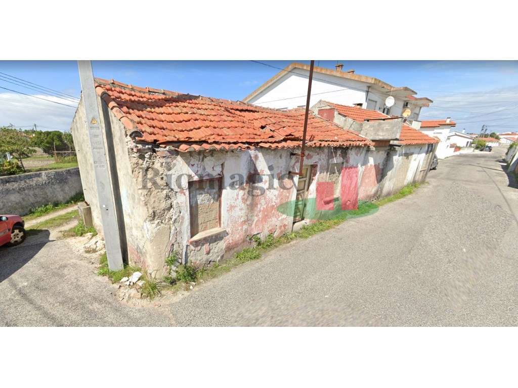 Moradia T2 Marinha Grande para Recuperar ***RIOMAGIC*** - Grande imagem: 3/11