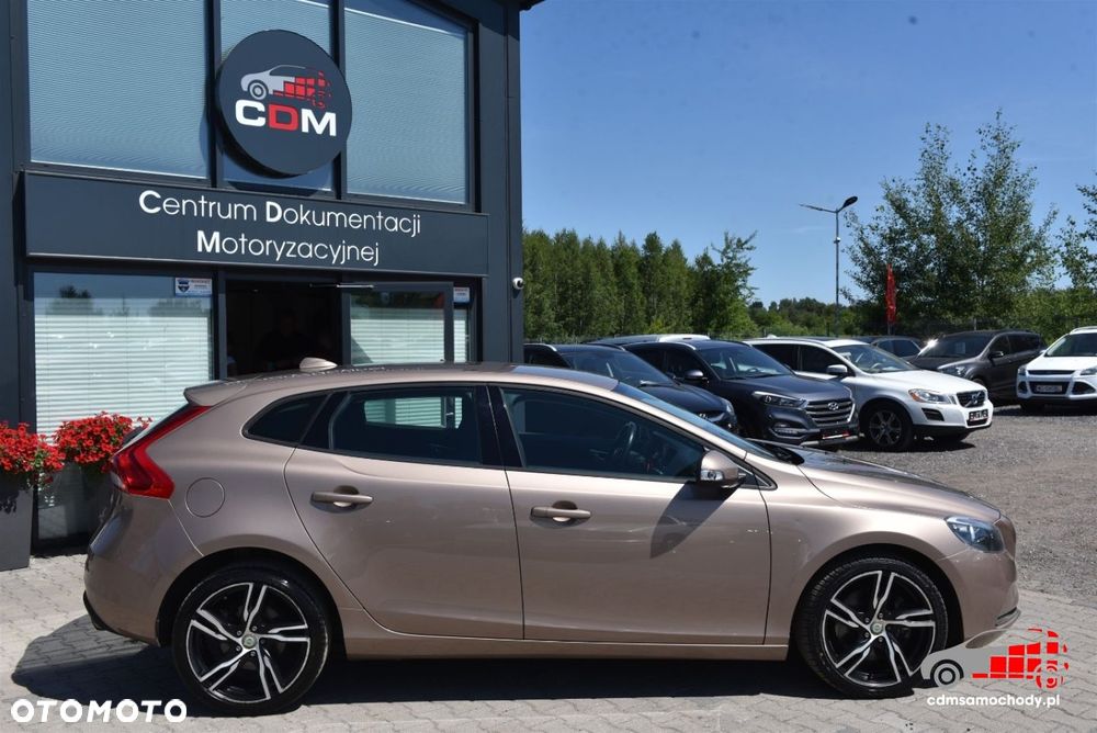 Volvo V40 D4 Momentum - 11