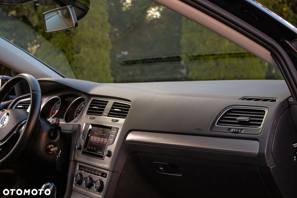 Volkswagen Golf 2.0 BlueTDI Comfortline - 23
